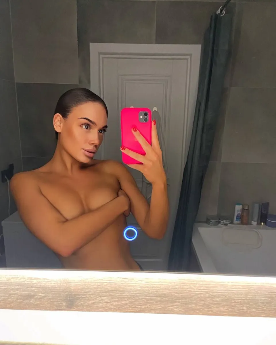 Lukeriya escort in London