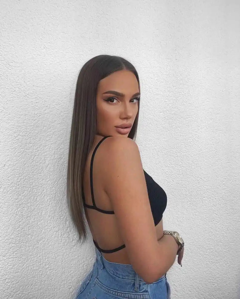 Lukeriya escort in London