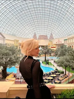 Nelly escort in London