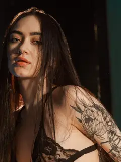 Vilena escort in London